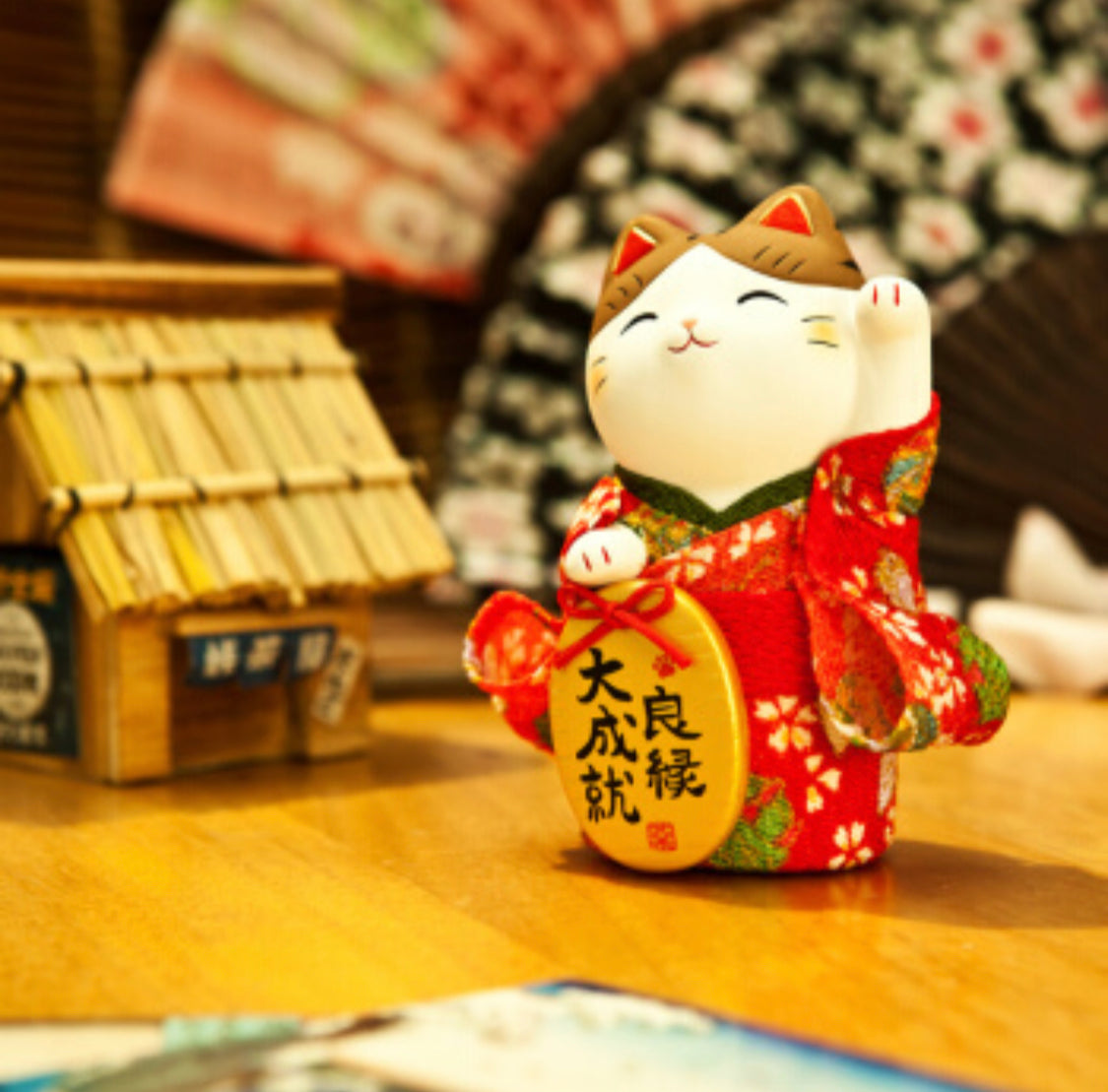 952419 Lucky cat Maneki Neko Beckoning Cat
