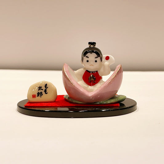 952104-6 Momotaro in peach