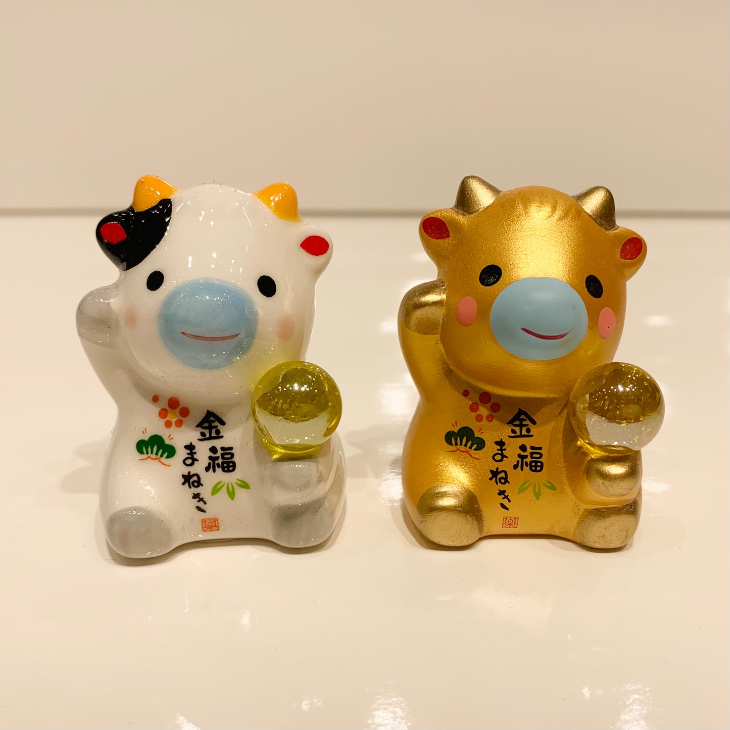 Ox with ball(set of 2)
