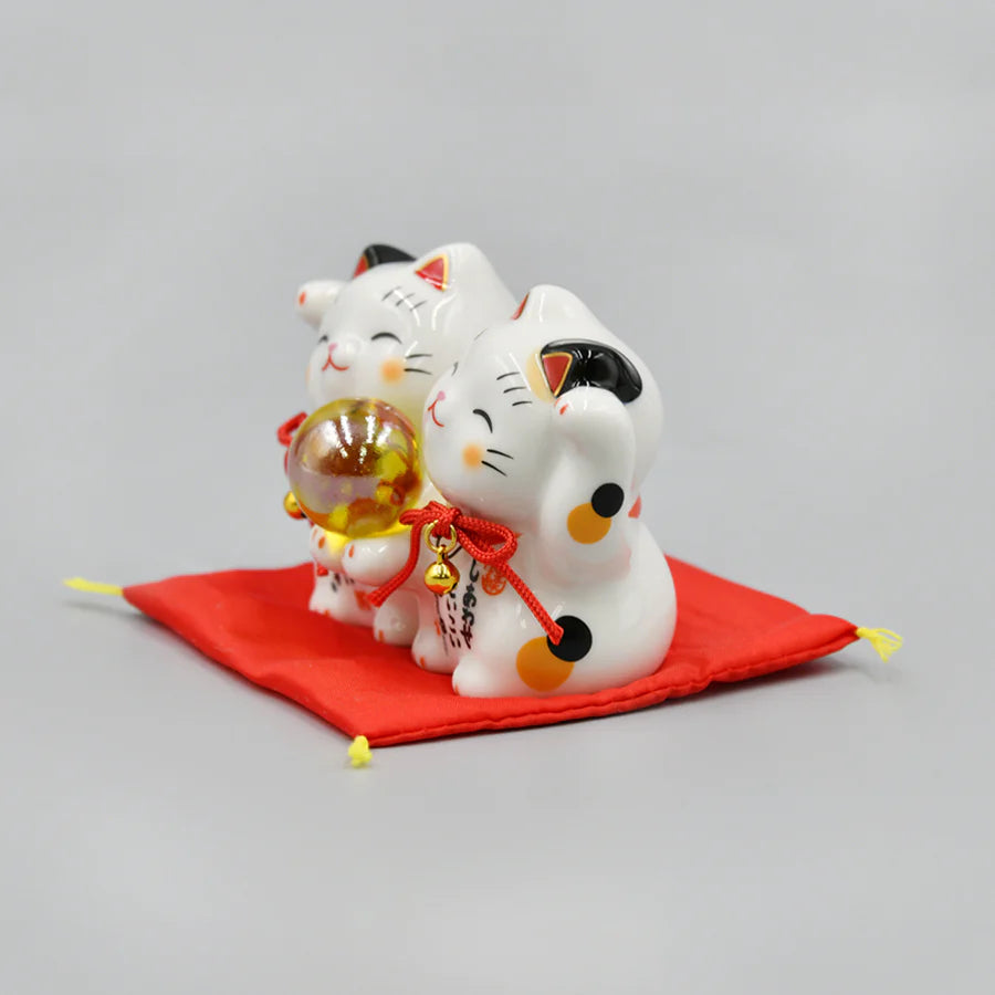 952652 Lucky cat Maneki Neko Beckoning Cat