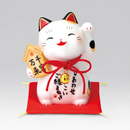 952573 Lucky cat Maneki Neko Beckoning Cat