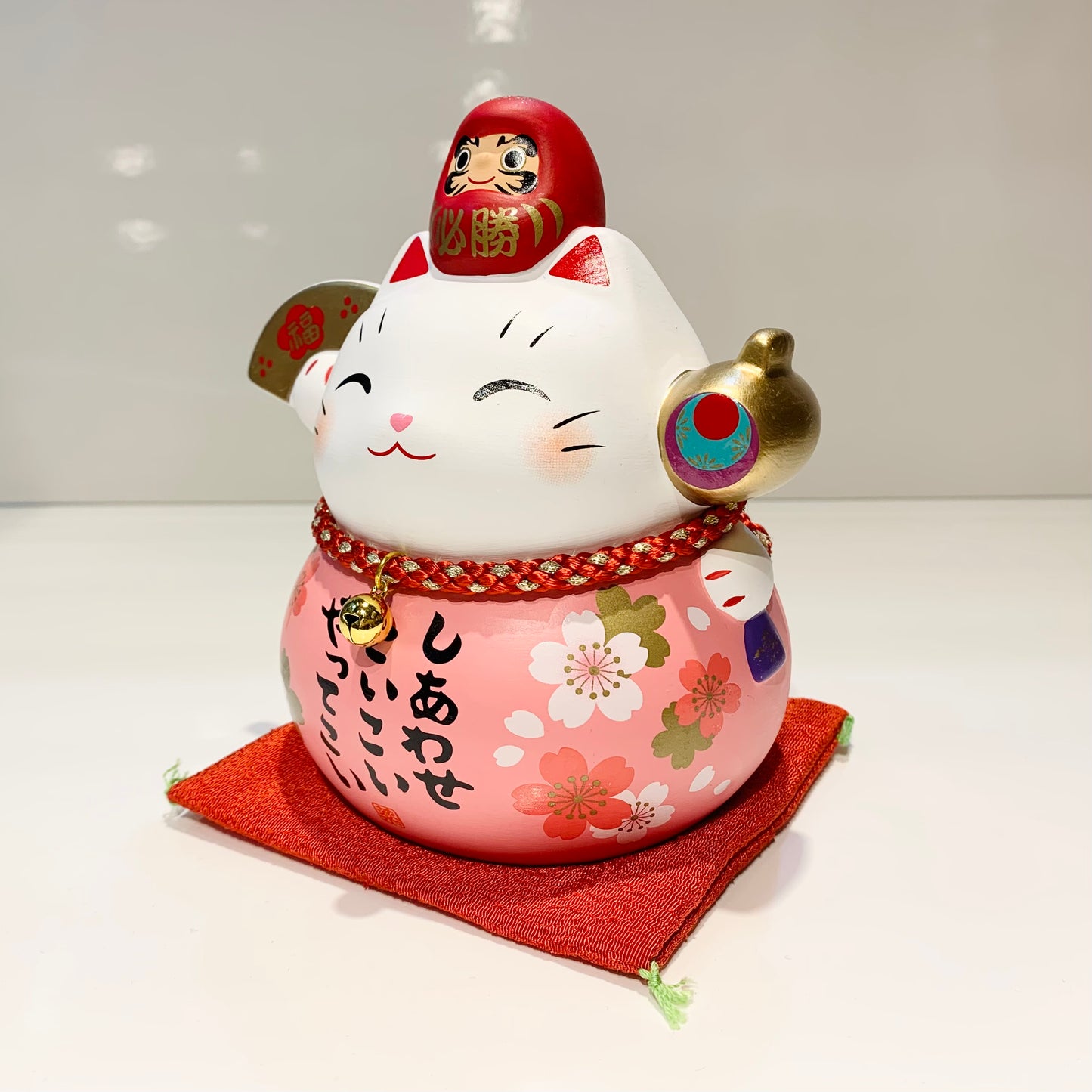 952686 Lucky cat Maneki Neko Beckoning Cat