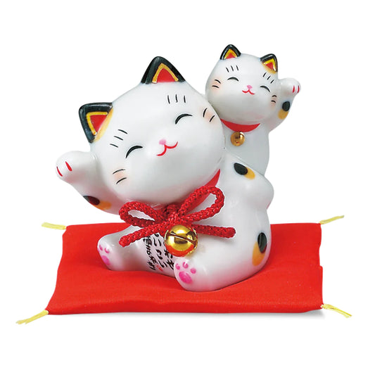 952335 Lucky cat Maneki Neko Beckoning Cat