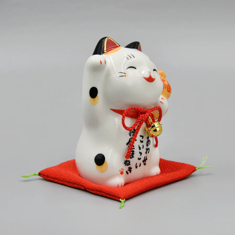 952572 Lucky cat Maneki Neko Beckoning Cat