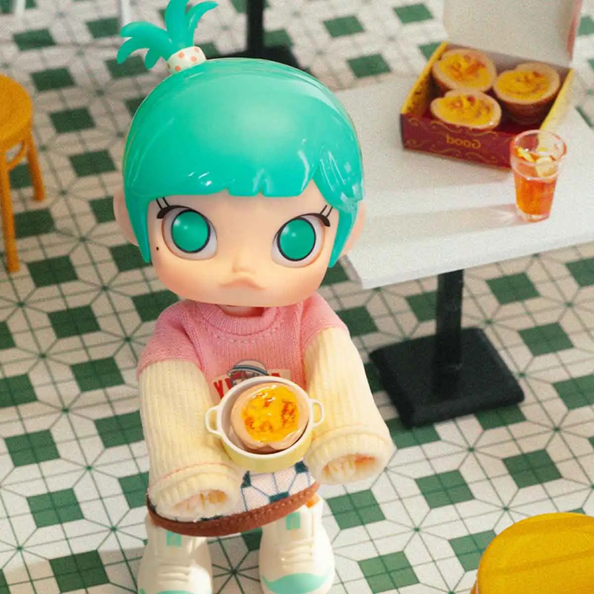 MOLLY Little Foodie Action Figure