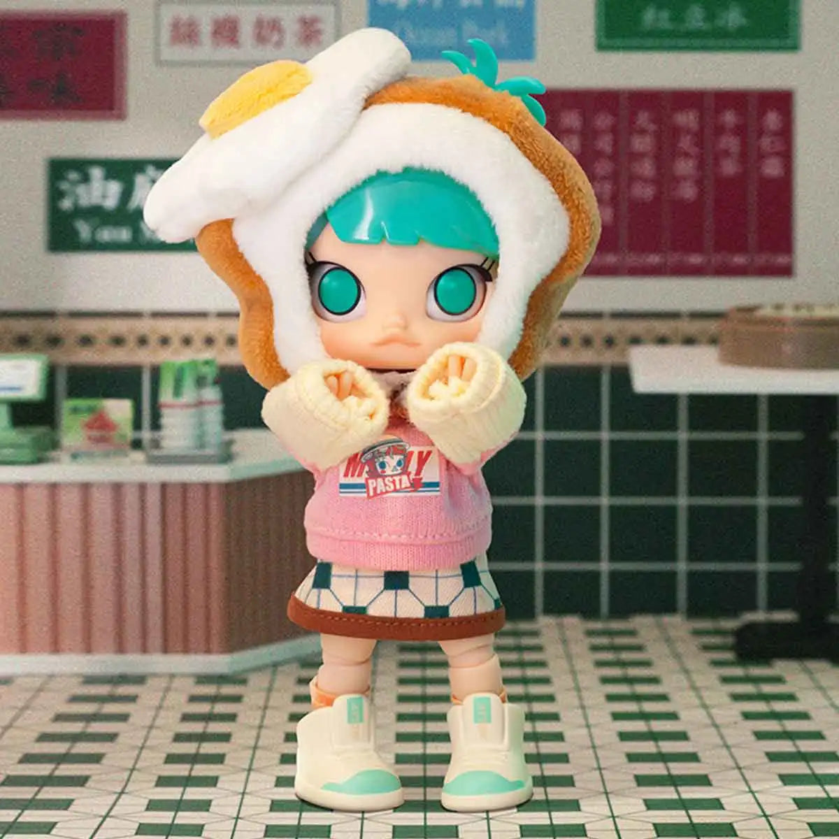 MOLLY Little Foodie Action Figure