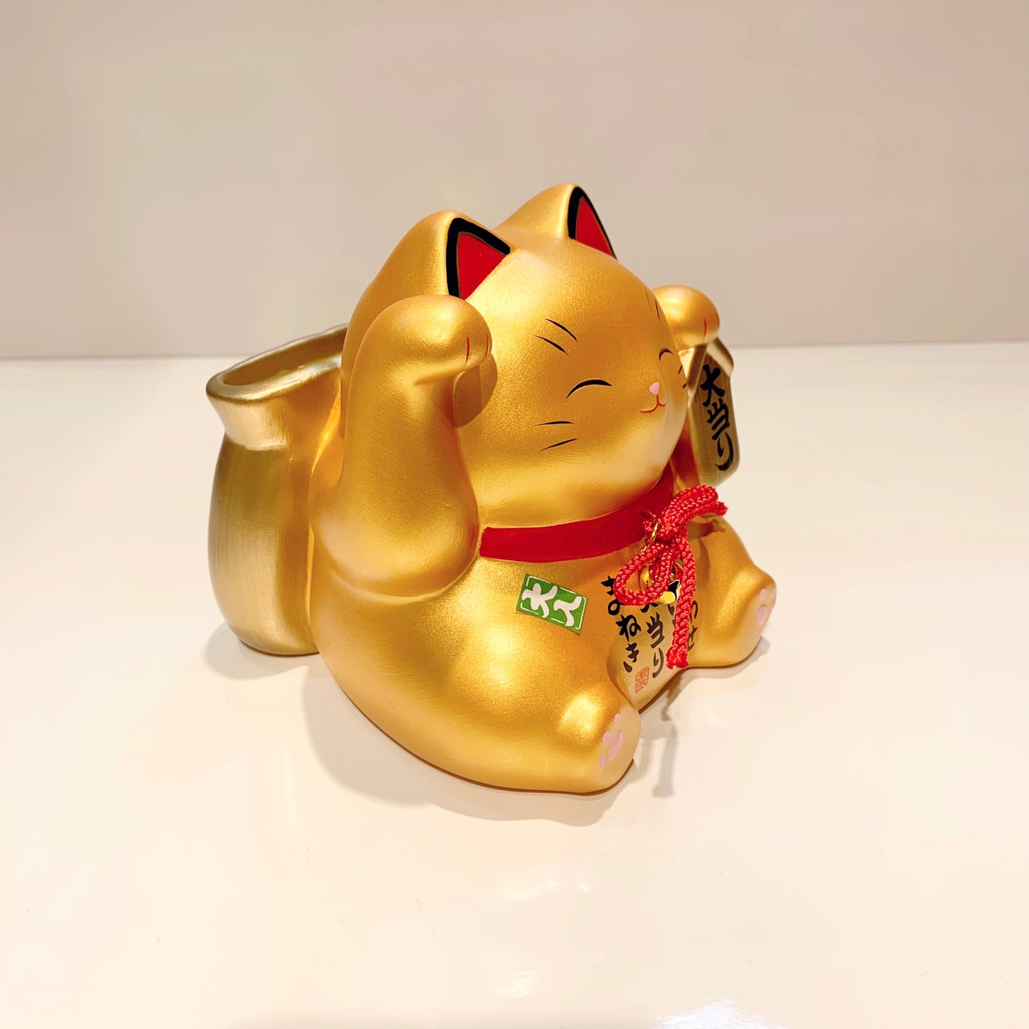 952423 Lucky cat Maneki Neko Beckoning Cat