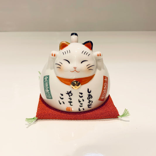 952200 Lucky cat Maneki Neko Beckoning Cat