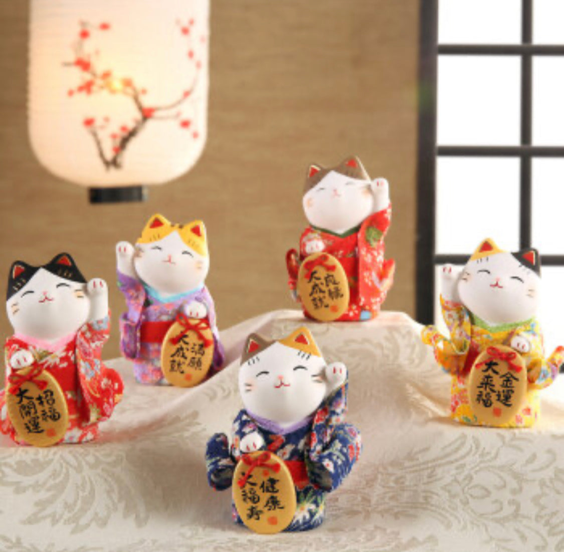 952418 Lucky cat Maneki Neko Beckoning Cat