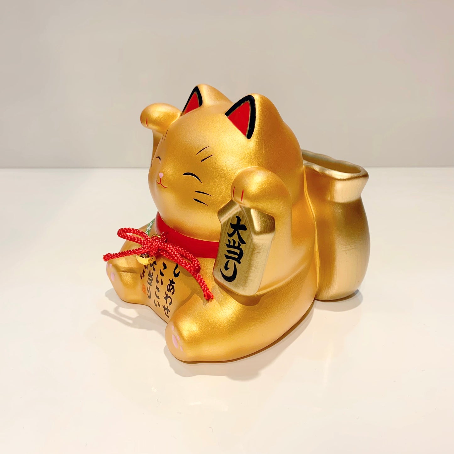 952423 Lucky cat Maneki Neko Beckoning Cat