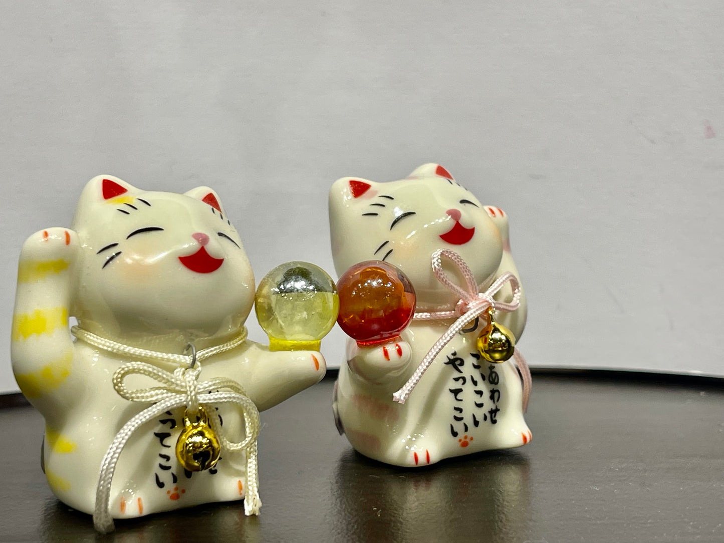 952562 Lucky cat Maneki Neko Beckoning Cat