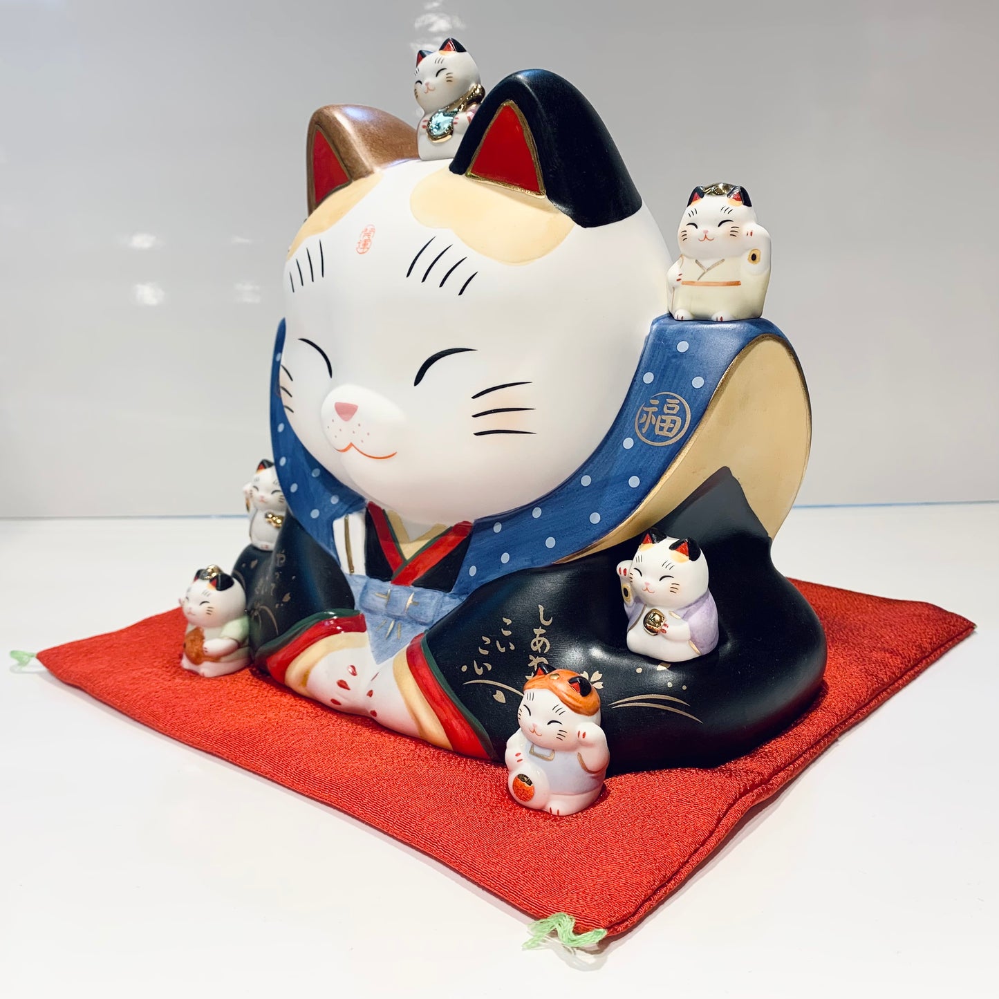 952539 Lucky cat Maneki Neko Beckoning Cat (KING)