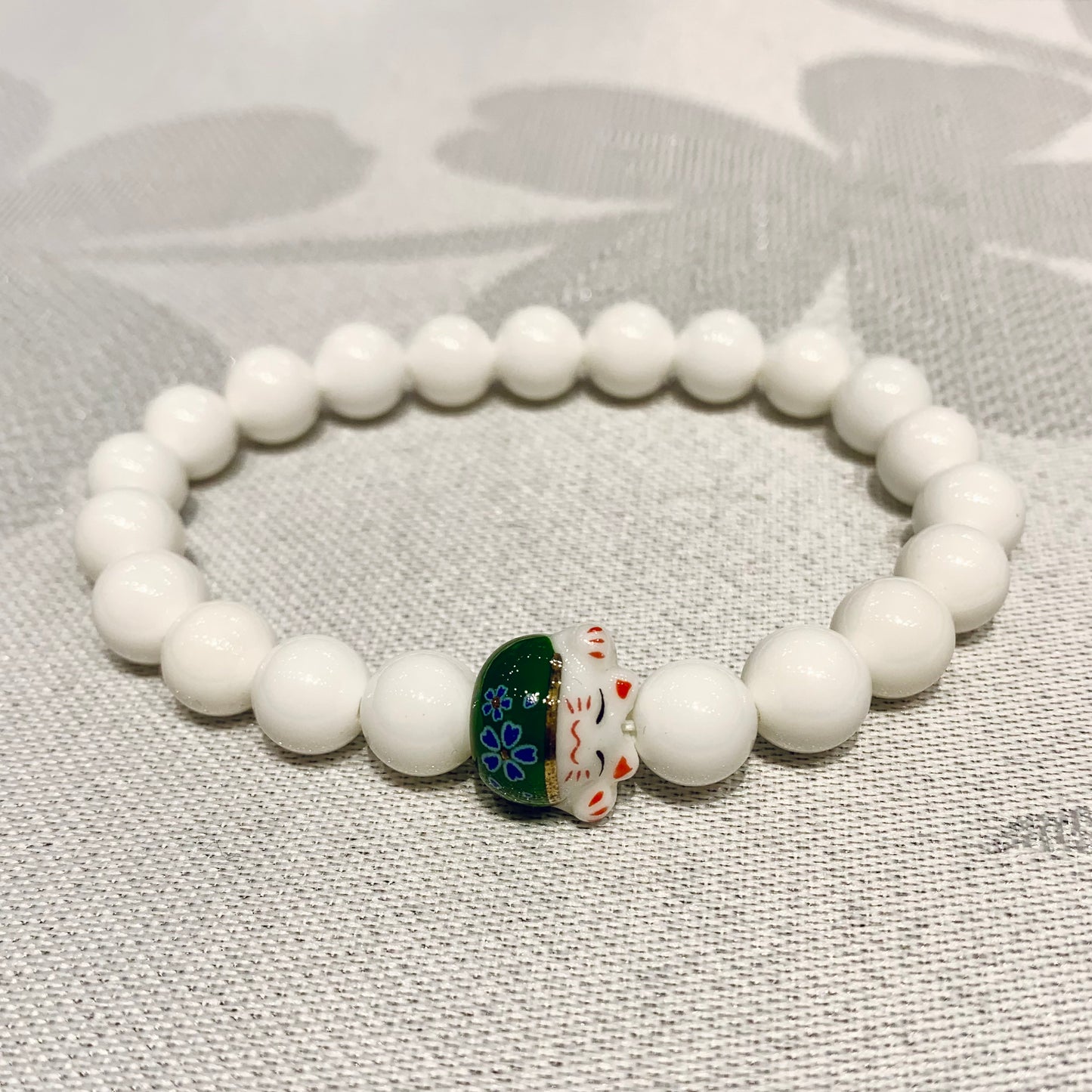 Luckycat bracelets（White shell stone）