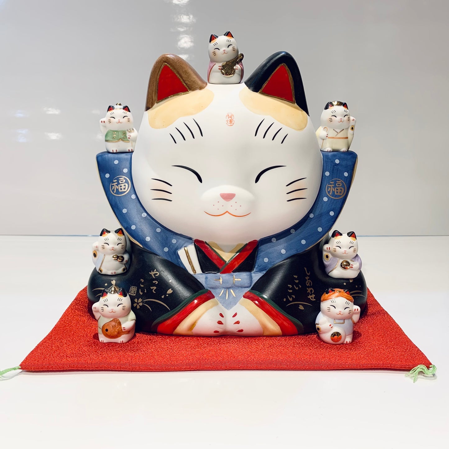 952539 Lucky cat Maneki Neko Beckoning Cat (KING)